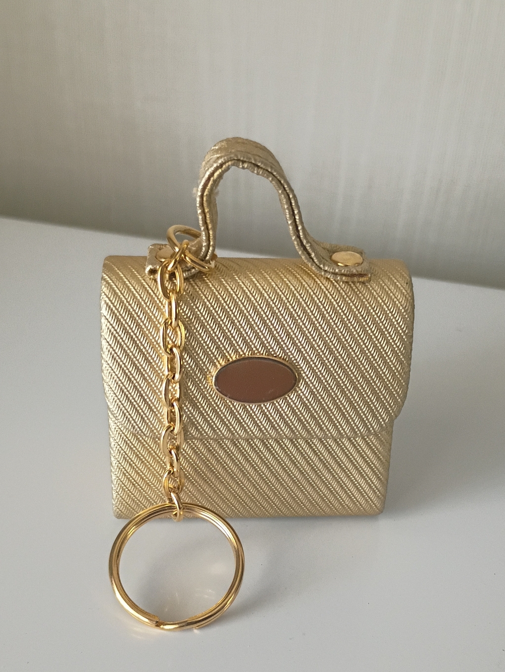 Vintage Estee Lauder Gold Mini Handbag Purse Keychain Pre-Owned Snap Closure
